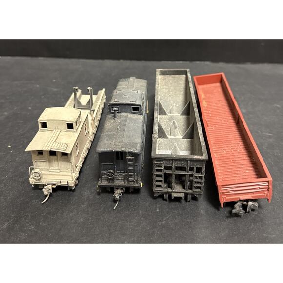 Lot Of 4 HO Scale Box Flat Car Hopper Caboose Maintenance Car B&O Athearn Tyco - Picture 3 of 6